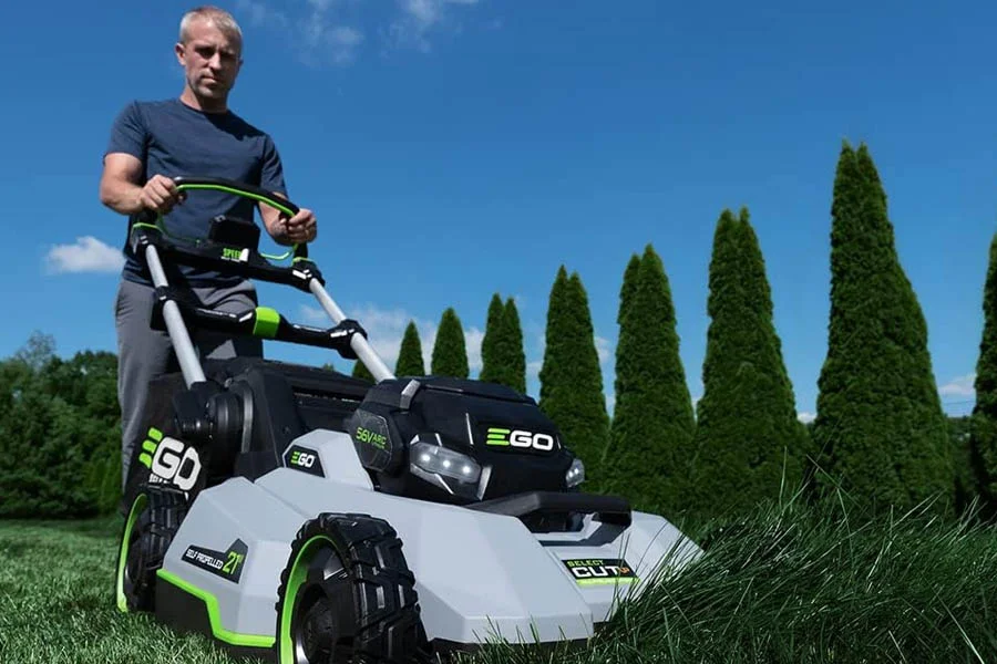 battery self propelled lawn mower